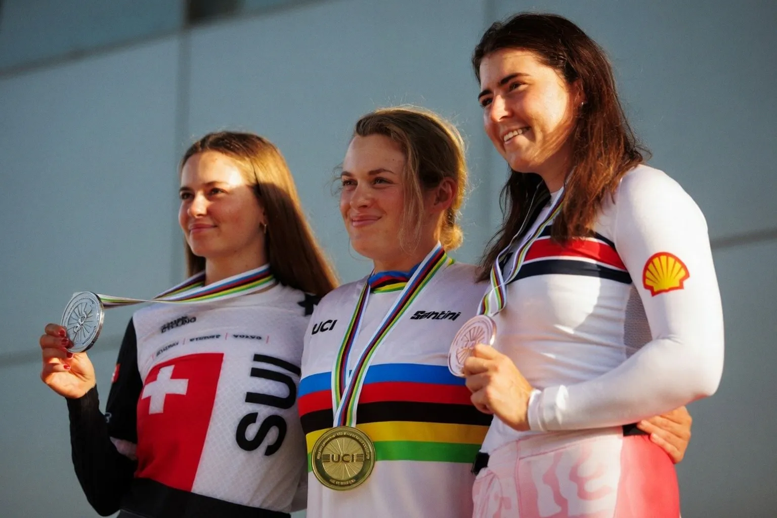 Valentina Höll : une cinquième victoire mondiale historique en descente VTT
